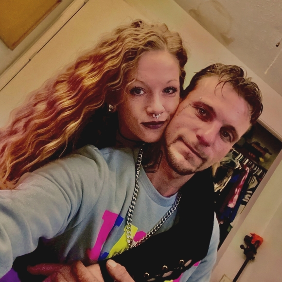 Meet your Posher, Laura Marie Parrett. - Picture 5 of 6